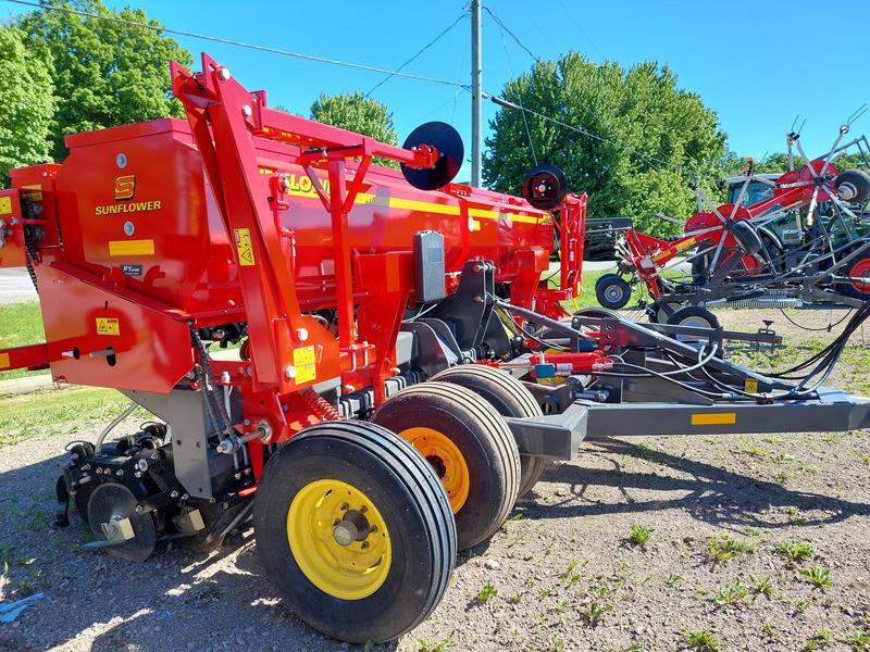 Planting & Seeding  Sunflower Grain Drill 9413-15 Photo